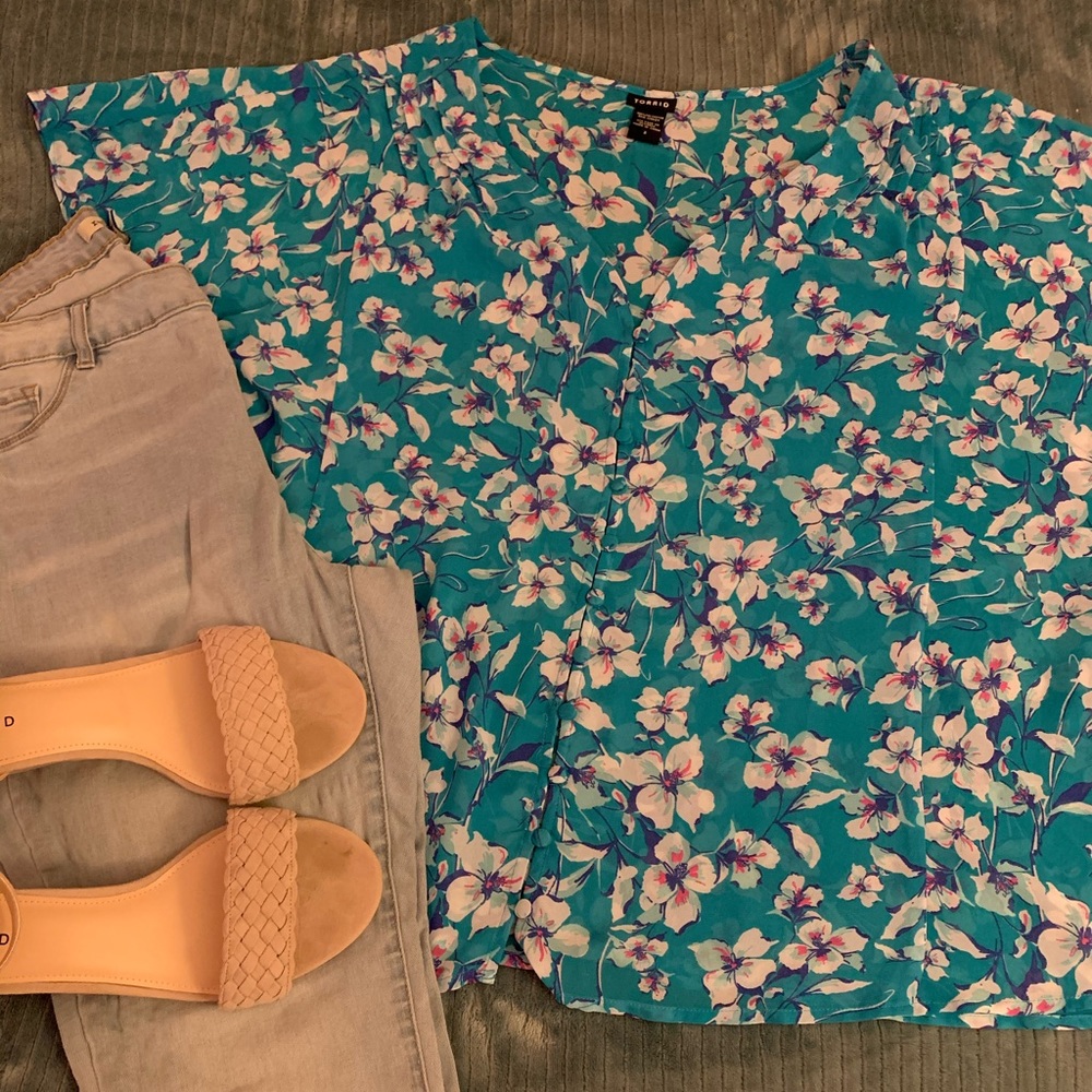 Torrid sheer, flowy, button-up top